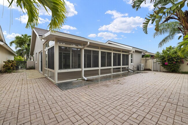 Building Photo - 187 Harbourside Cir