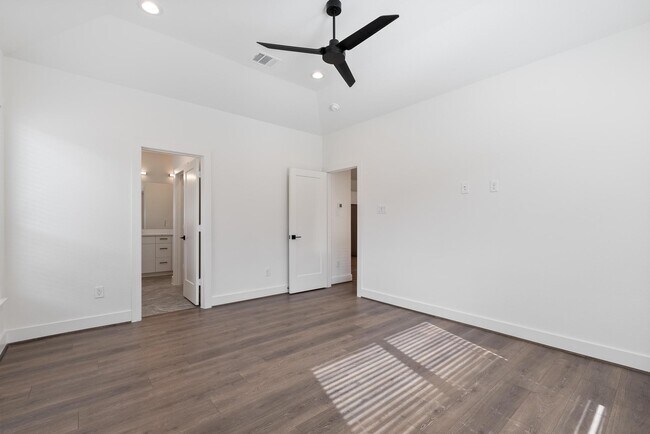 Building Photo - 2759 Sunny Briar Dr