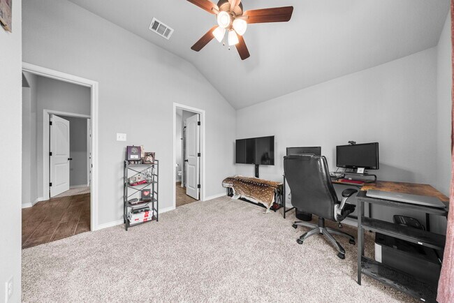 Building Photo - 2635 Settlers Oak Dr