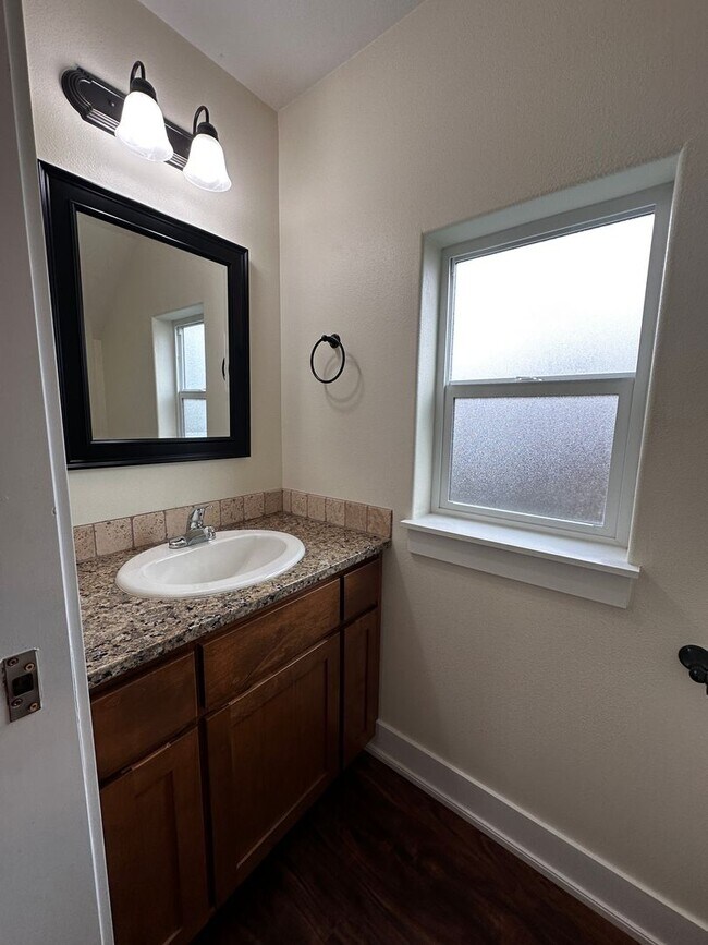 Building Photo - 193