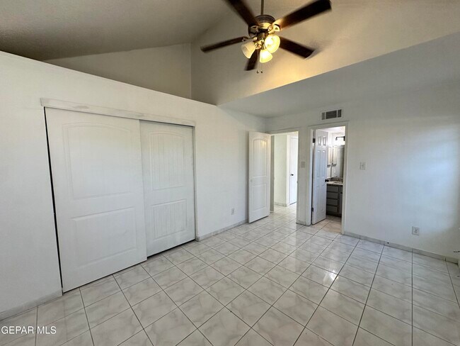 Building Photo - 10960 Joe Dimaggio Cir