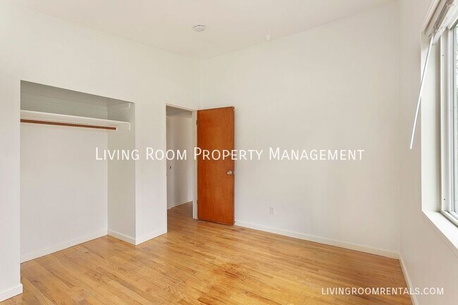 Building Photo - 1520 SE 44th Ave