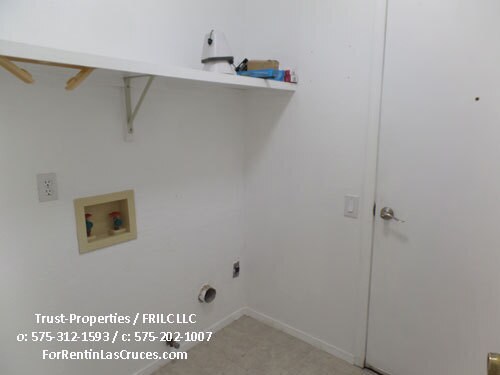 Building Photo - 5499 Cll De Rosas