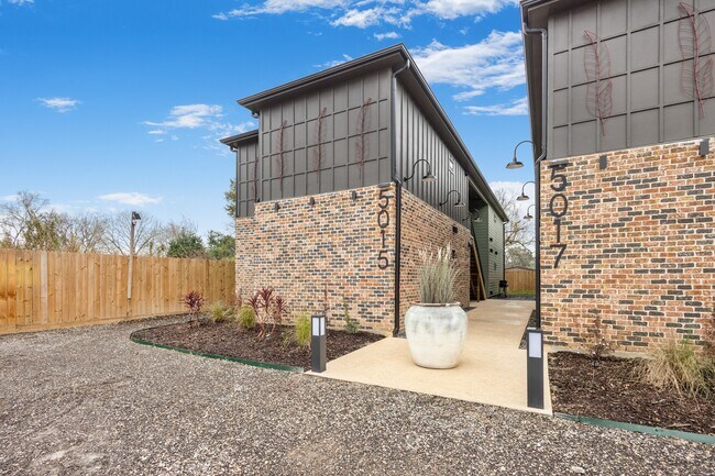 Building Photo - 5015 Reed Rd