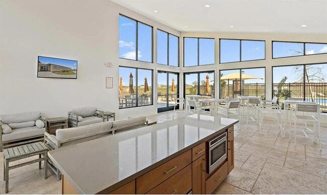 Building Photo - 500 White Steppe Way