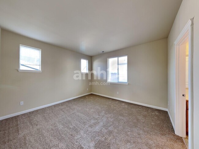 Building Photo - 125 Wild Rose St