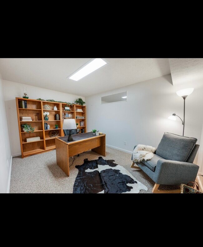 Building Photo - 224 Dove Ct