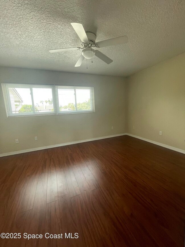 Building Photo - 503 Summerset Ct
