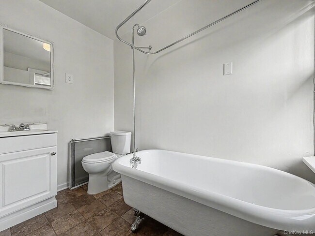 Building Photo - 751 NY-42