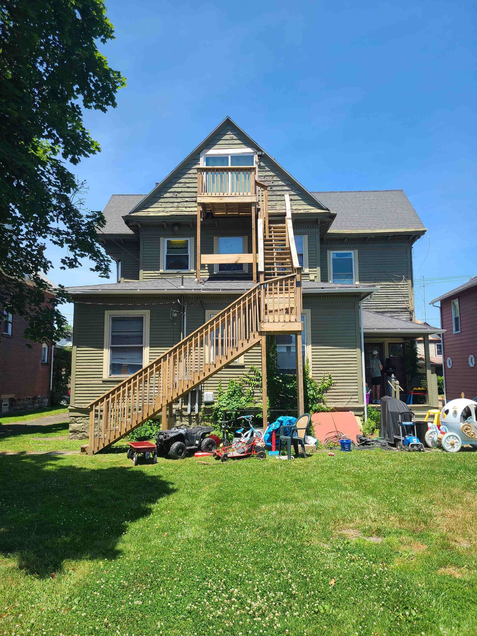 Back - 120 E Wallace Ave
