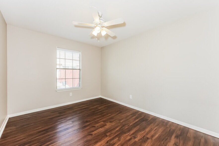 Building Photo - 926 Hannah Way