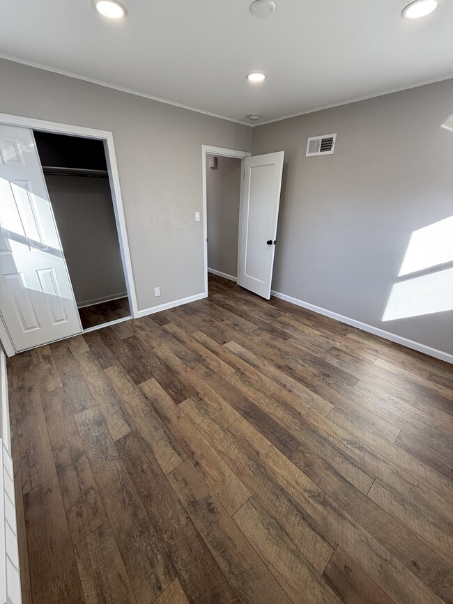 Building Photo - 3250 3rd Ave S