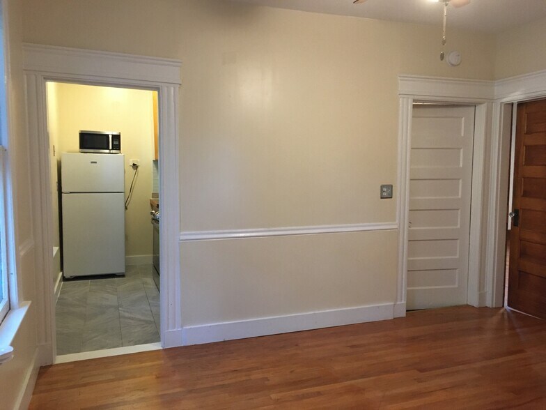 Building Photo - 56 Canner St