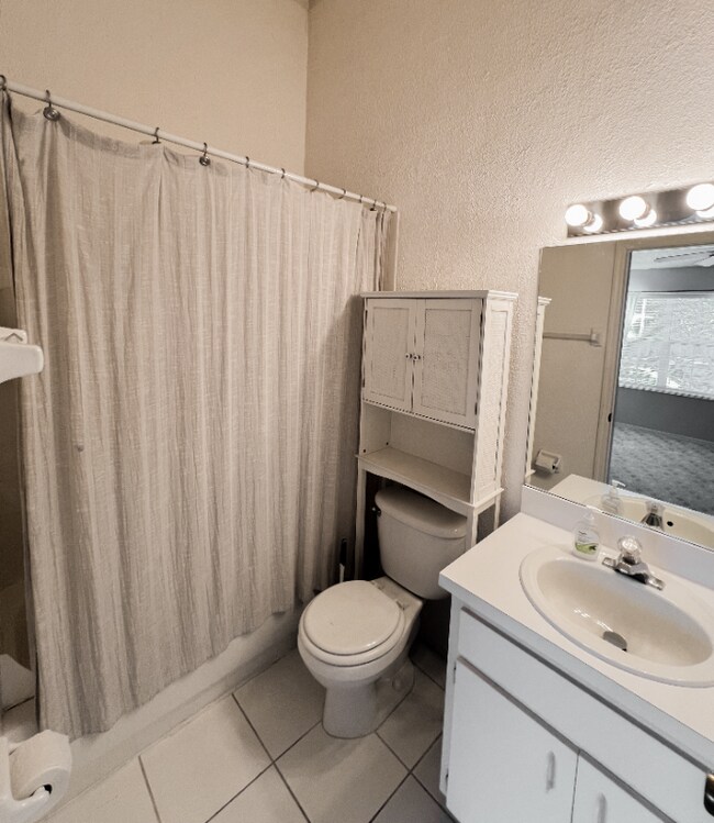 Building Photo - 17401 Flatwoods Key Dr