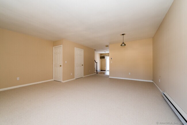 Building Photo - 16 Brantwood Dr