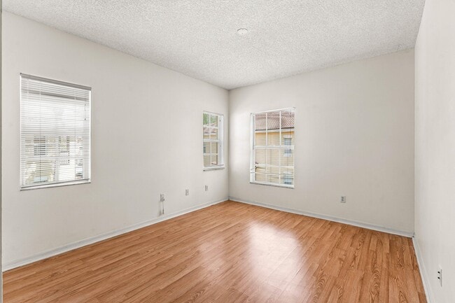 Building Photo - 10336 Fox Trail Rd S