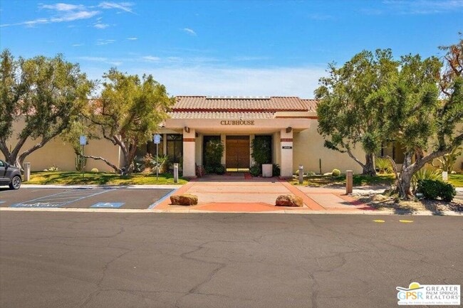 Building Photo - 15300 Palm Dr