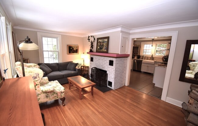 Building Photo - 2203 Durham Rd