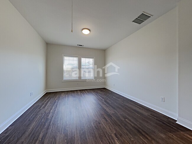 Building Photo - 5760 Arbor Green Cir