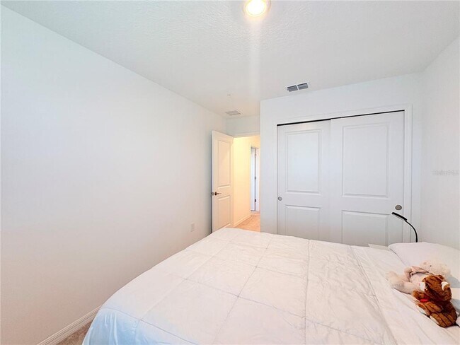 Building Photo - 5020 Revolutionary Wy