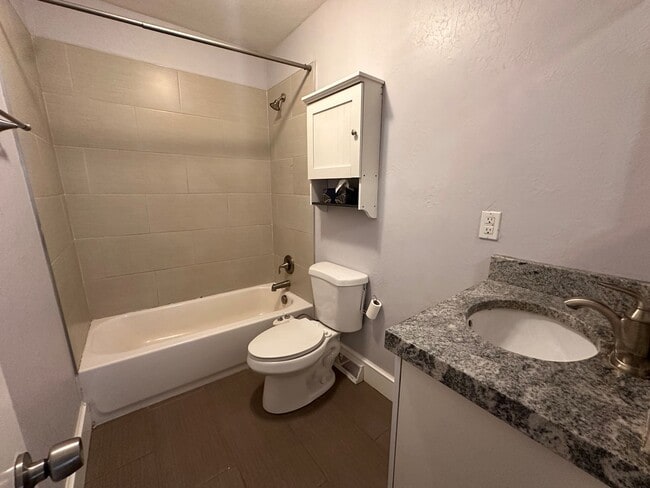 Building Photo - 3 Bedroom Home Across From Trolley Square