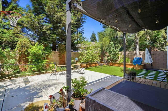 Building Photo - 2282 Acero Ct