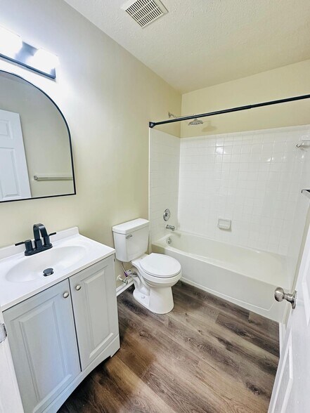 Building Photo - 5074 Kemsley Ct