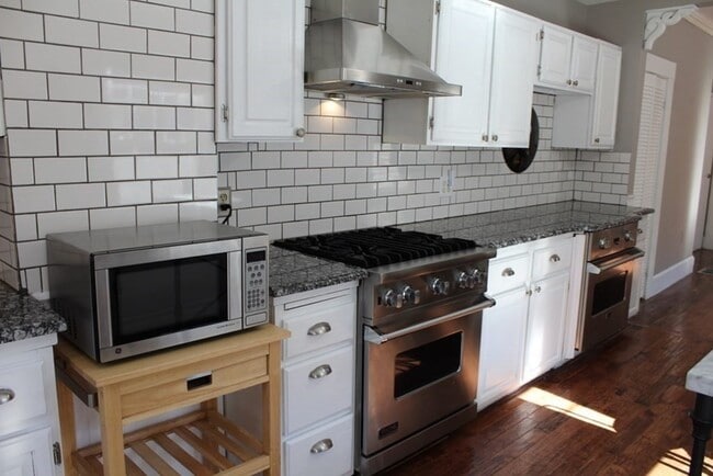 Building Photo - 226 California St