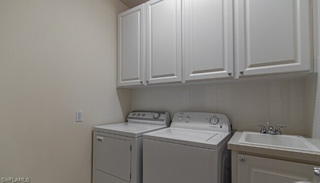 Building Photo - 28576 Alessandria Cir