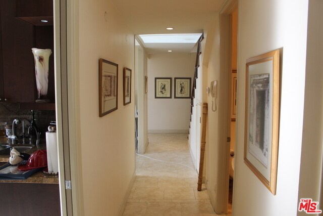 Building Photo - 10400 La Grange Ave