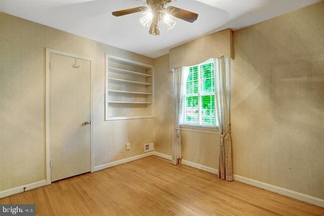 Building Photo - 4902 Ravensworth Rd