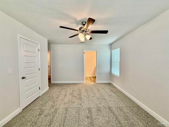 Building Photo - 4067 Pendragon Cir