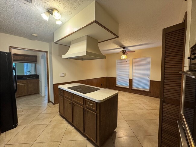 Building Photo - 5435 Mossy Timbers Dr