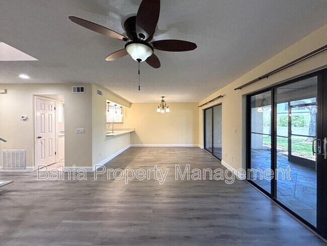 Building Photo - 8048 Sandpoint Blvd
