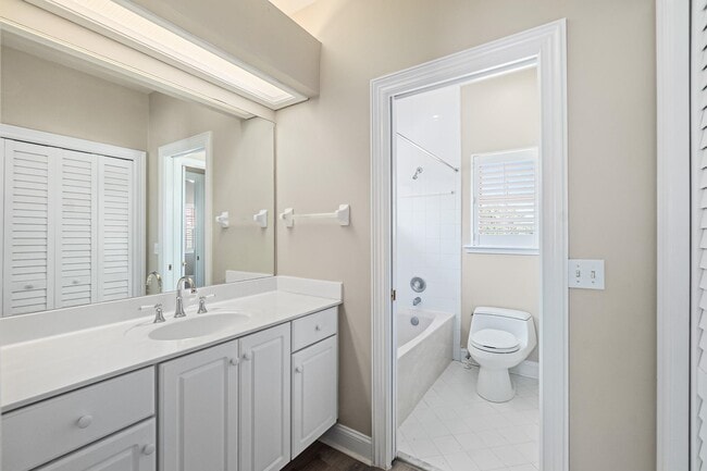 Building Photo - 113 Sea Garden Ct