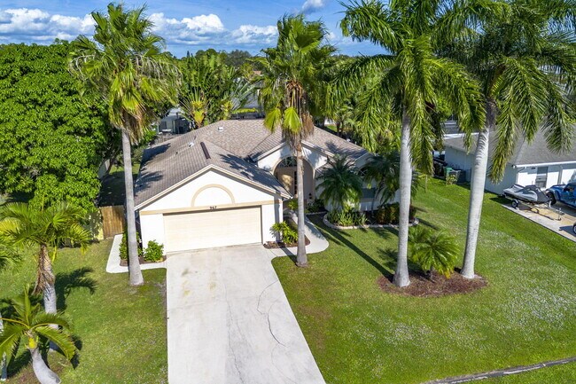 Building Photo - 967 SE Browning Ave