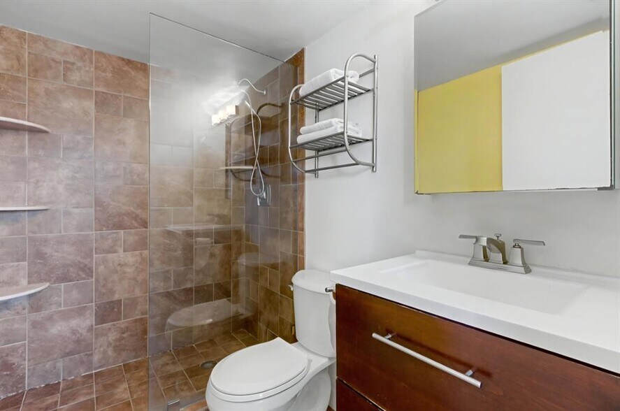 Building Photo - 701 NW 19th St