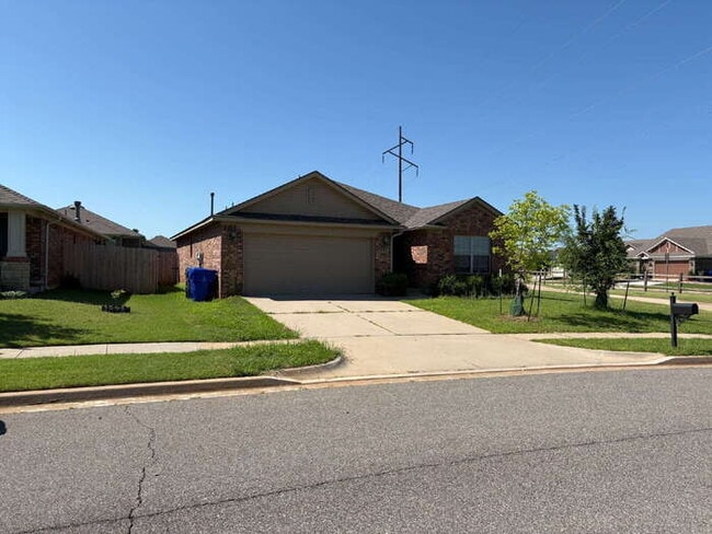 Building Photo - Charming 3-Bedroom Home in Norman - Availa...