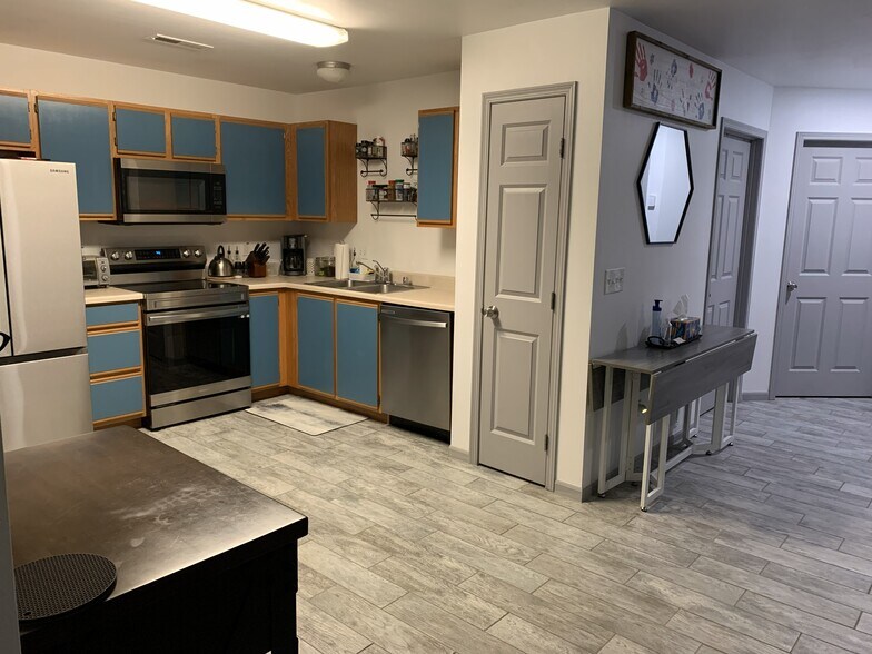 Kitchen - 3505 Fallon St