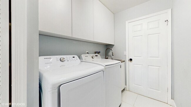 Building Photo - 11647 Anhinga Dr
