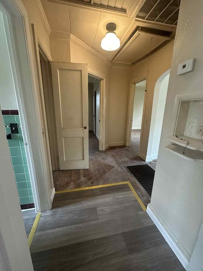 Building Photo - 3 Bed/1 Bath House