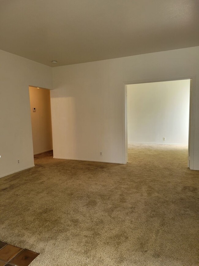 Building Photo - Ridgecrest 2 Bedroom Condo With Gated Swim...