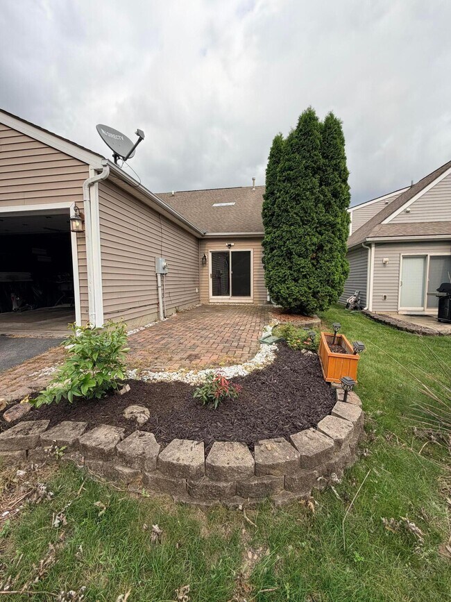 Building Photo - 9327 Polaris Green Dr