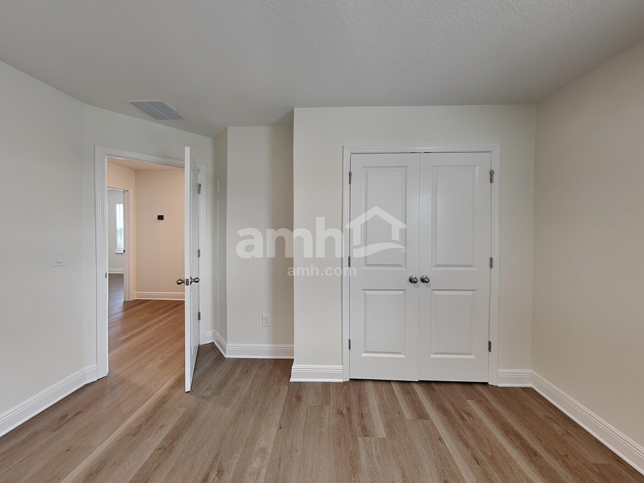 Building Photo - 5956 Pinewood Ests Dr