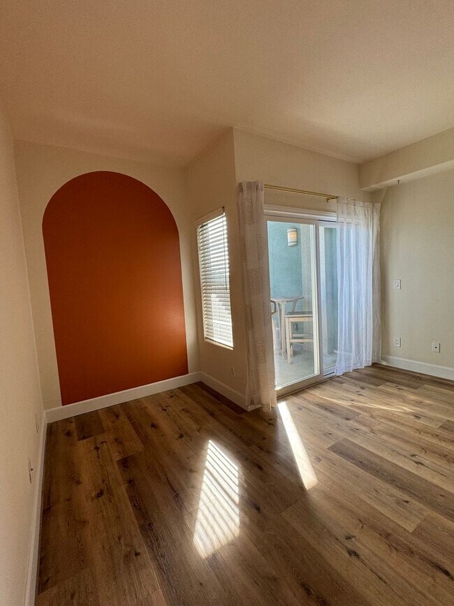 Building Photo - Amazing 4 Bedroom 2 Bath Condo in the heart of North Park!