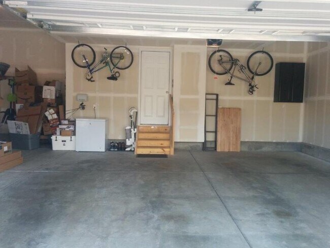 Building Photo - 8288 Hardwood Cir