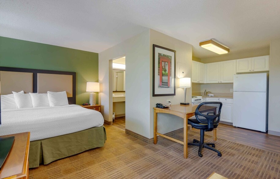 Building Photo - Furnished Studio-Dayton - Fairborn