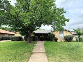 Building Photo - 1413-1415 Blackwell Drive