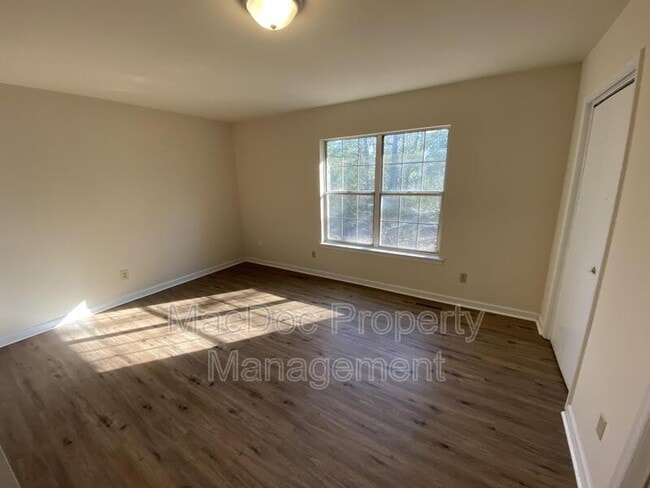 Building Photo - 16128 Clarence Ct
