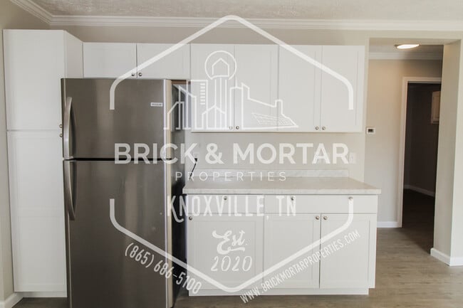 Building Photo - 1733 Lively Rd